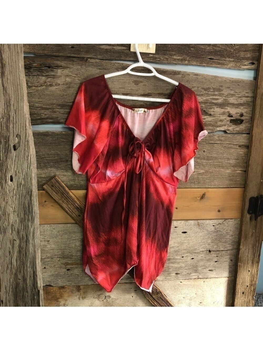 JIALI Plus Size 4X Red Tie Dye Sharkbite Hem Short Sleeve Top